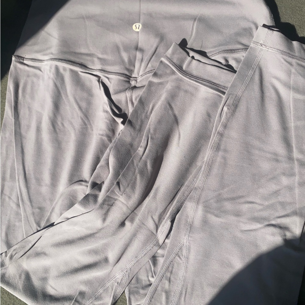 Very light purple leggings!
